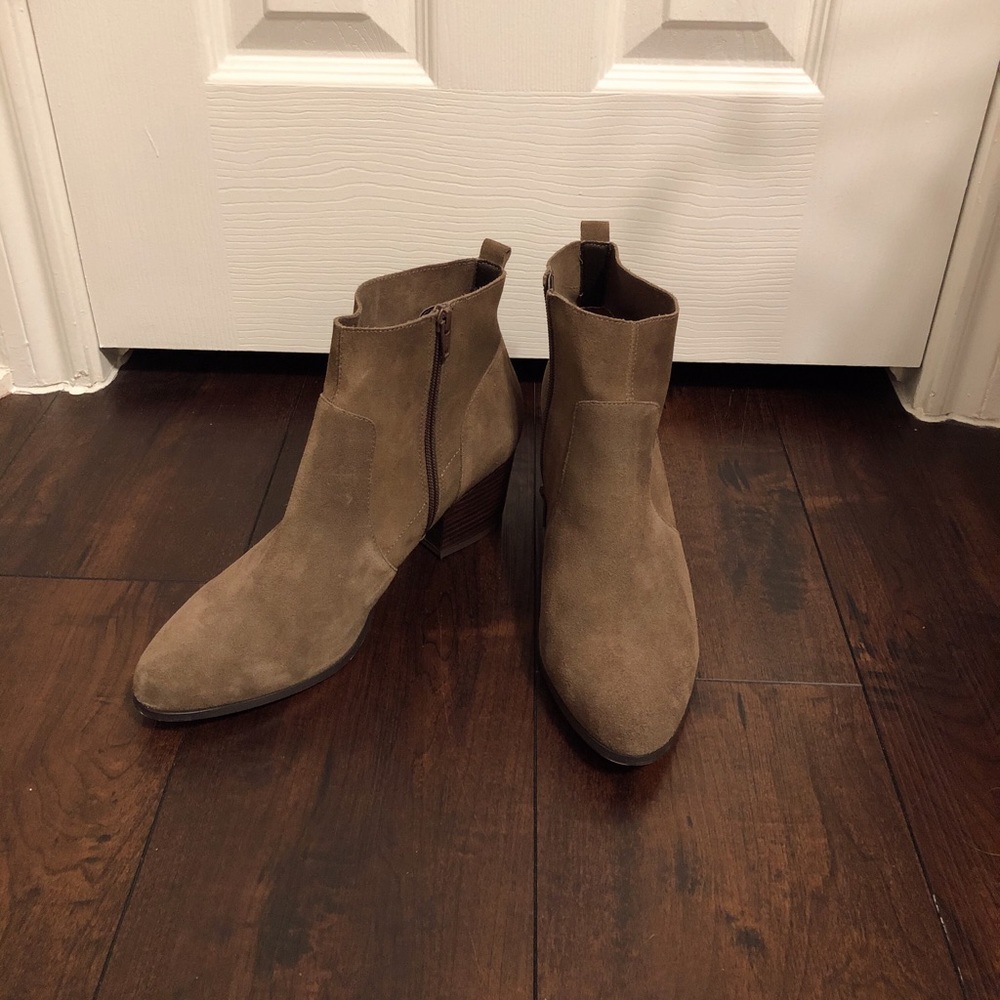 Crown Vintage Saleen Heeled Booties Size 10